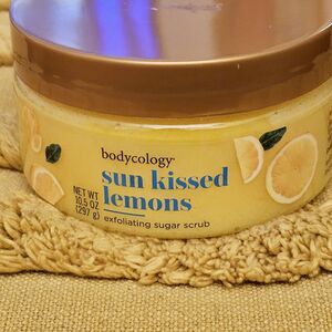 Bodycology Sun Kissed Lemons Exfoliating Sugar Scrub 10.5 oz